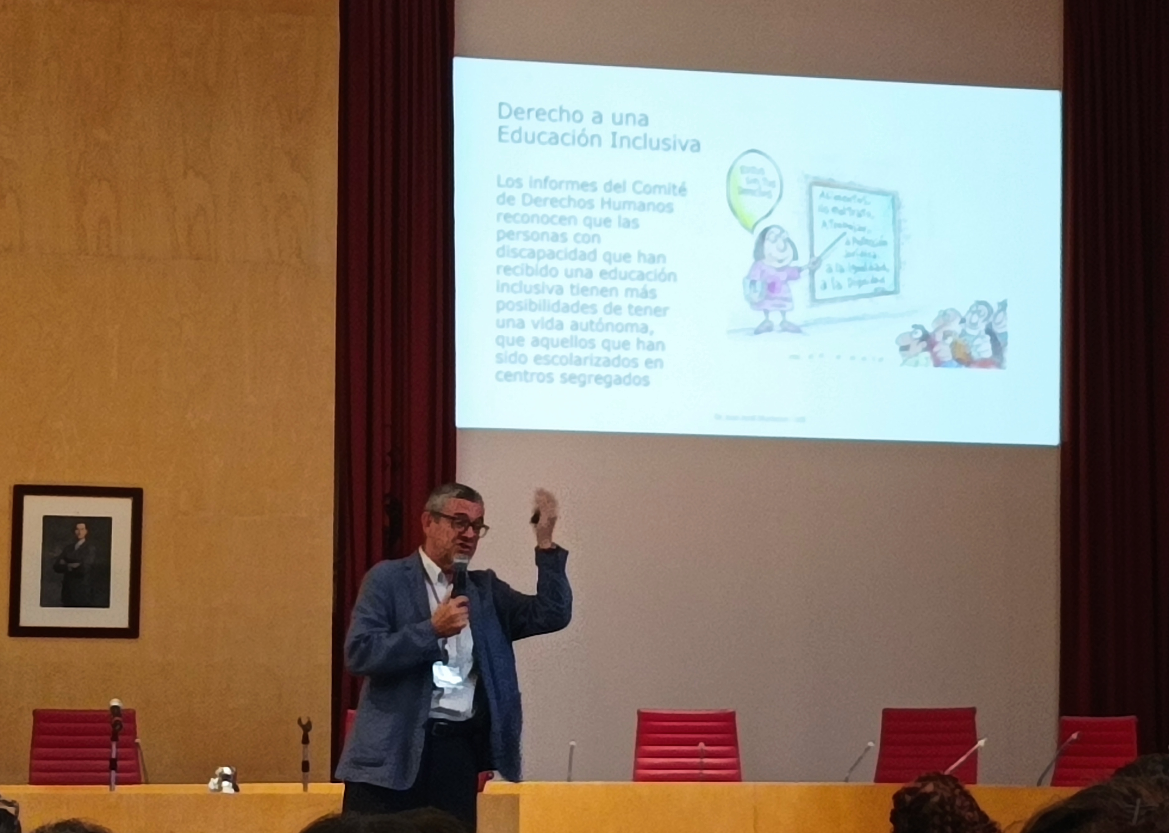 Imagen de Joan Jordi Muntaner durante la conferencia a la que se alude en el texto.